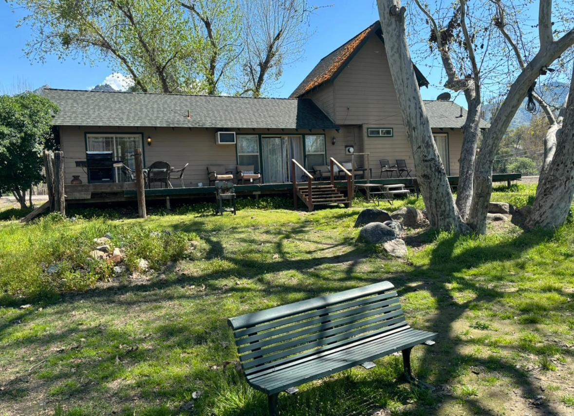 ת'רי ריברס Sequoia River Front Cabins מראה חיצוני תמונה