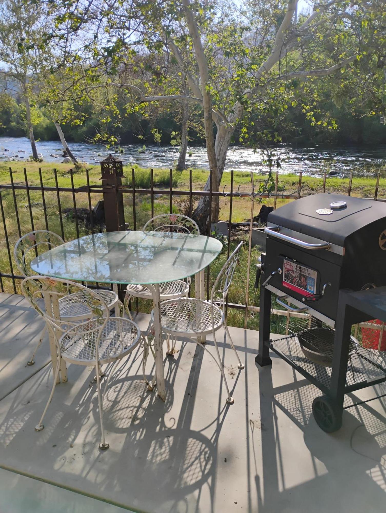 ת'רי ריברס Sequoia River Front Cabins מראה חיצוני תמונה